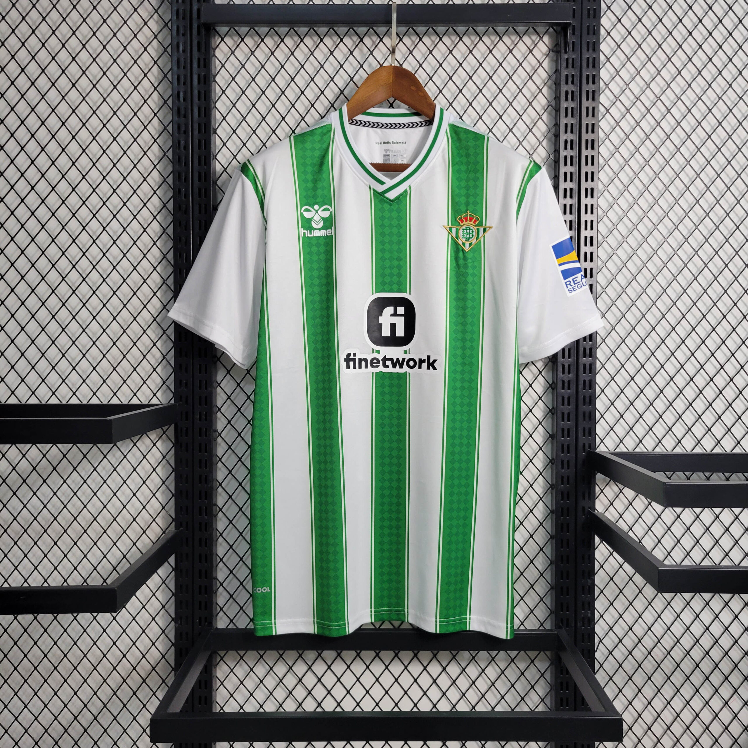 e2a057263706d769f5b9eeb1154cf9eb.jpeg 2023/2024 Real Betis Home Football Shirt 1:1 Thai Quality - Image 1