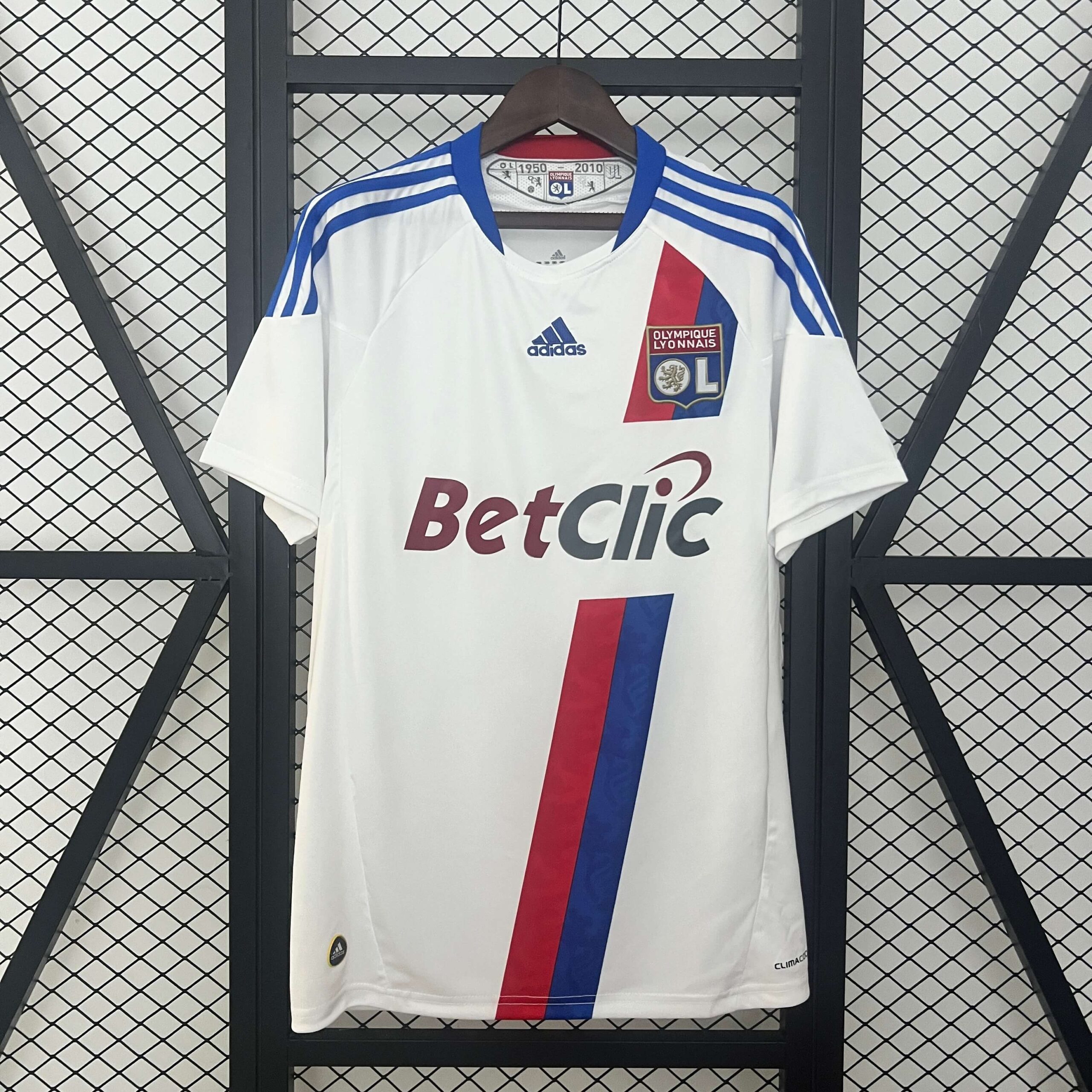 e2dfd1d118a07d9b29f1d313bbde90f5.jpg 2010/2011 Retro Lyon Home Football Shirt 1:1 Thai Quality - Image 1