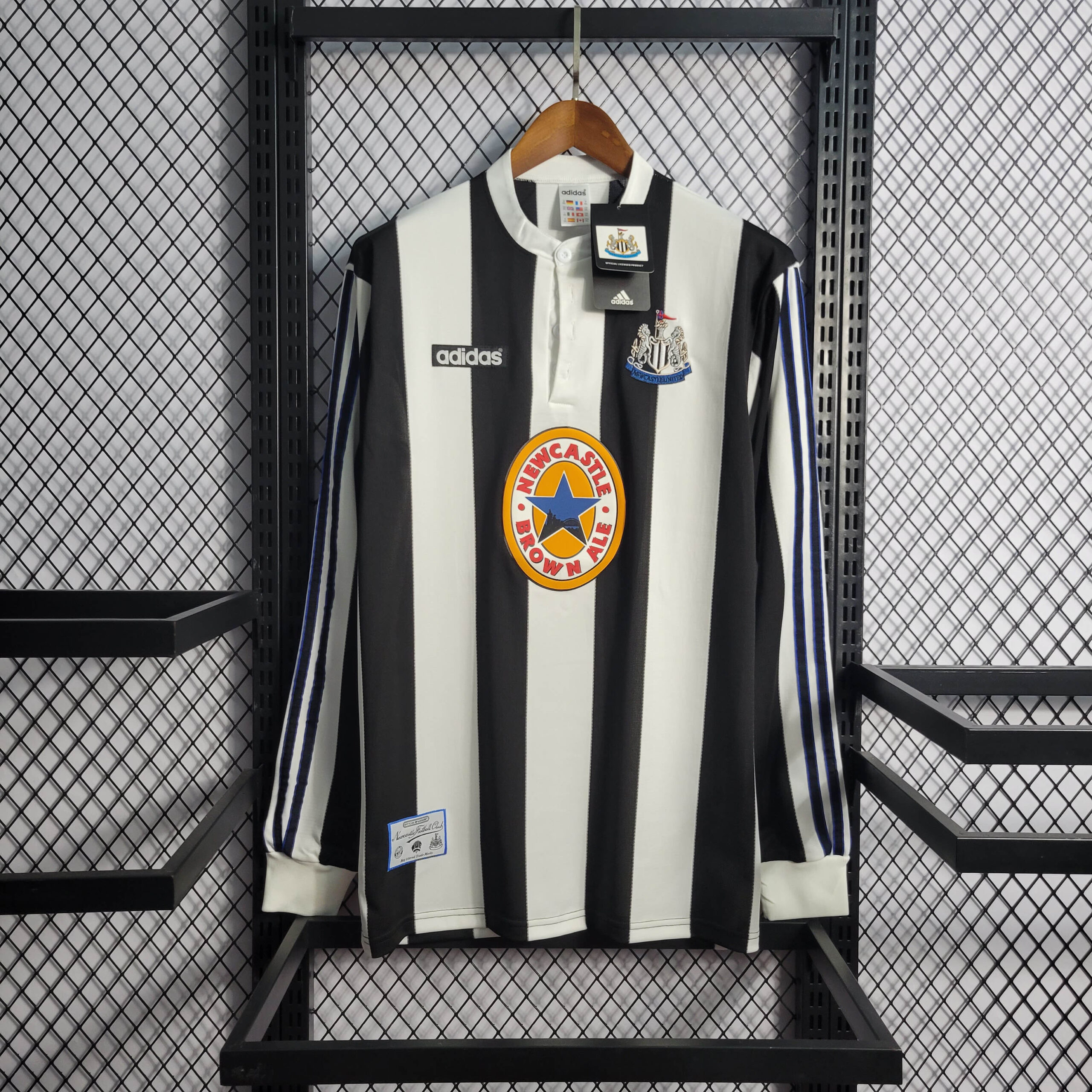 e42b5899ab983a86dccc5bff6df63b8d.jpeg 1997/1999 Retro Long Sleeve Newcastle United Home Football Shirt 1:1 Thai Quality - Image 1