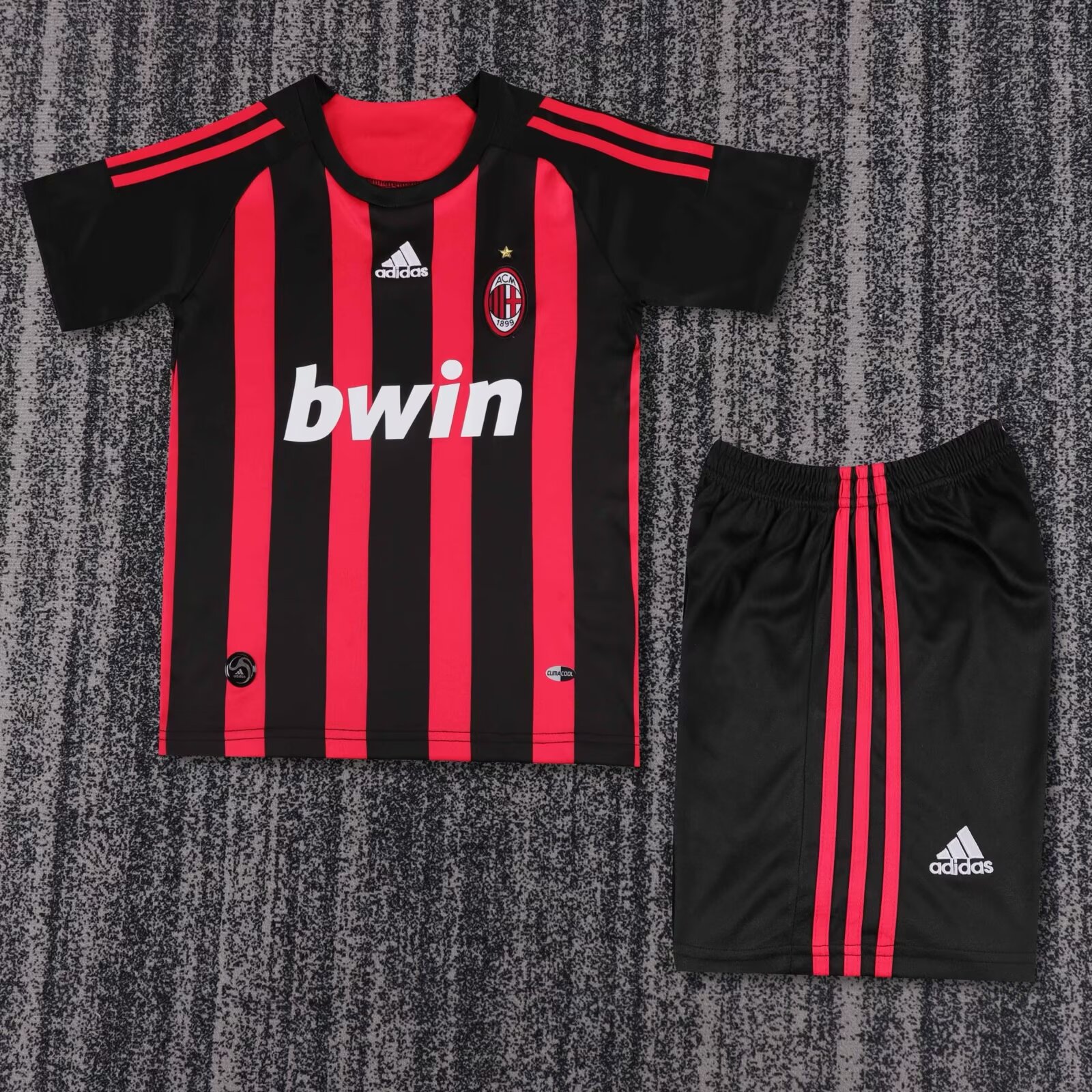 e9129fdd66b034126fa470ef97e9704e.jpg 2008/2009 Retro AC Milan Home Football Shirt Kids Size 1:1 Thai Quality - Image 1
