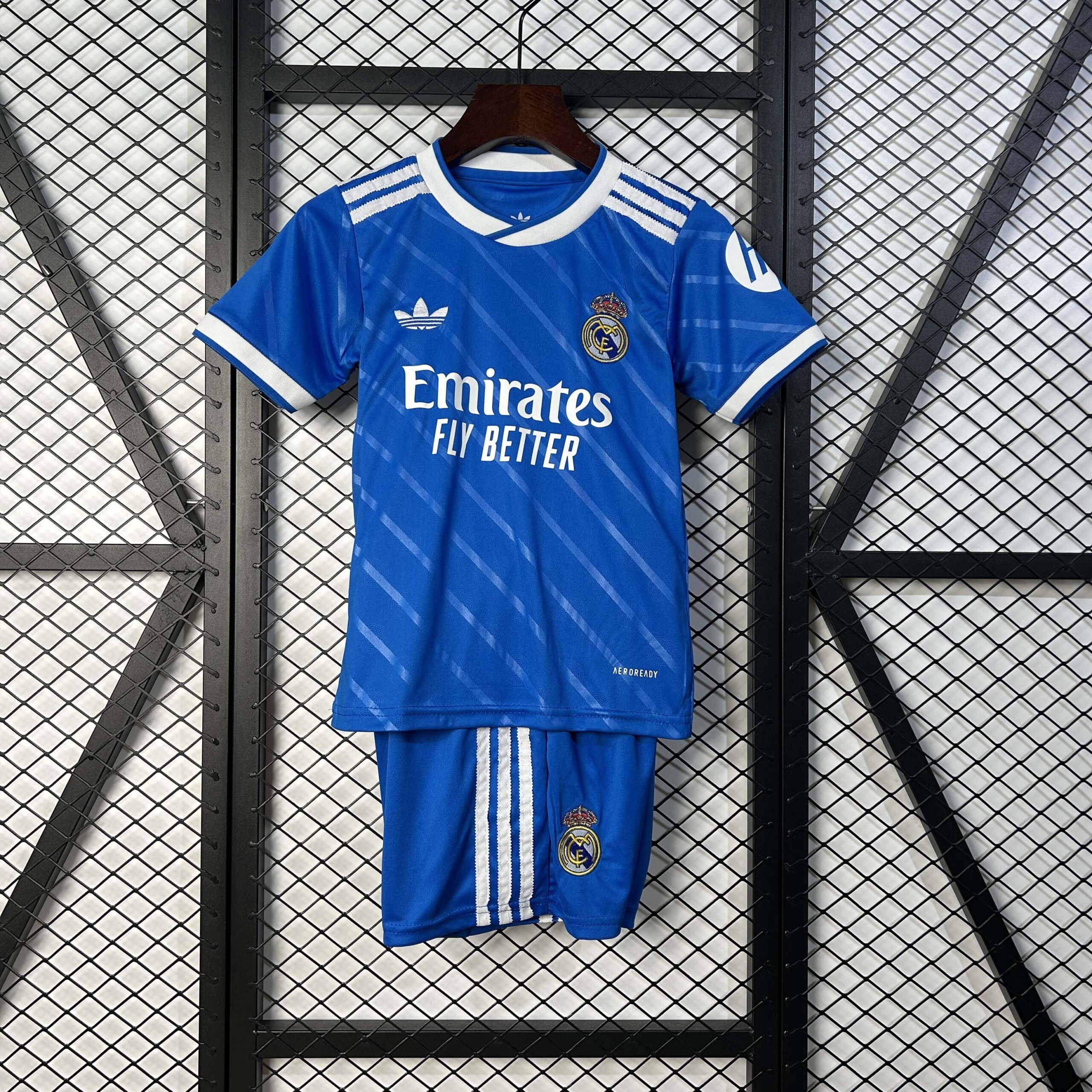 eed69c3edb3b6f92542ff224990e419d.jpg 2025/2026 Real Madrid Third Away Football Shirt Kids Size 1:1 Thai Quality - Image 1