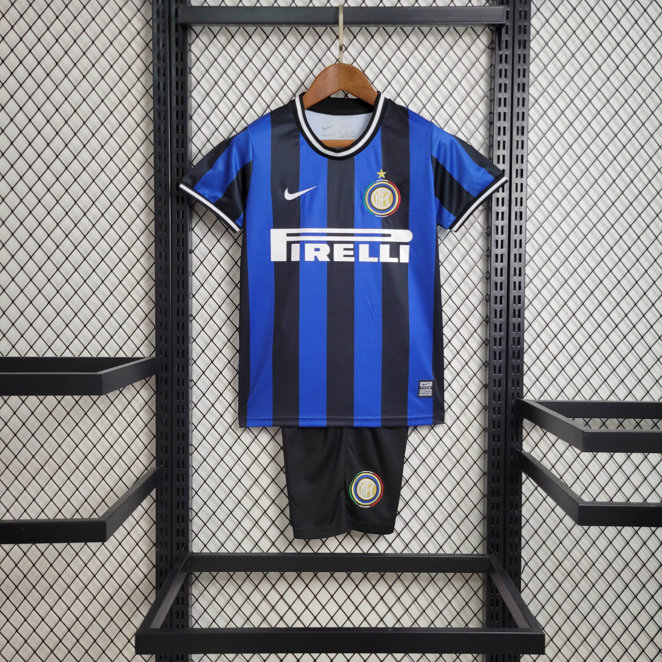 f2599943220a78b77874b1726bed8134.jpeg 2009/2010 Retro Inter Milan Home Football Shirt Kids Size 1:1 Thai Quality - Image 1