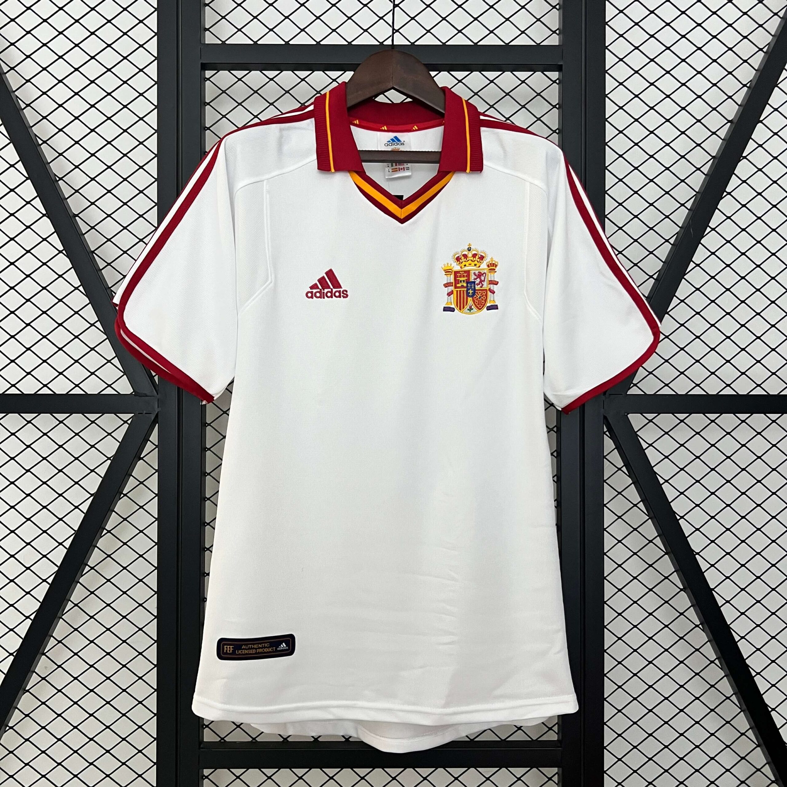 f382e00b44759b79872b412019d079ff.jpg 2000 Retro Spain Away Football Shirt 1:1 Thai Quality - Image 1