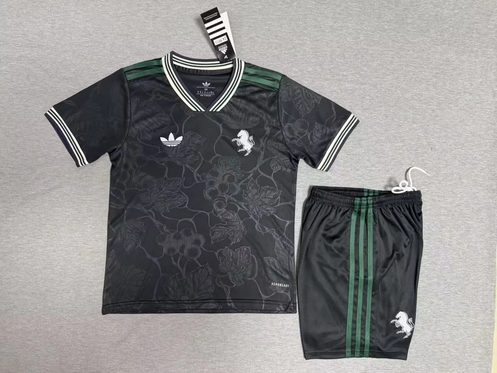 f4dd49d87511e2f9b6865918b9ecb1e0.webp 2025/2026 Juventus Third Away Football Shirt Kids Size 1:1 Thai Quality - Image 1