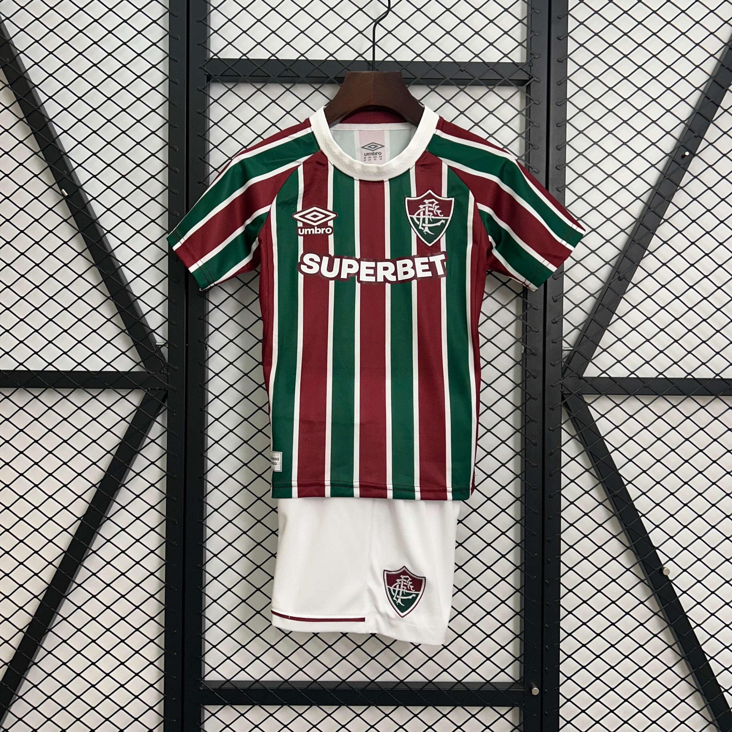 f621fb13bca0ad19ba8f66fc7a67f750.jpg 2025/2026 Fluminense Home Football Shirt Kids Size 1:1 Thai Quality - Image 1