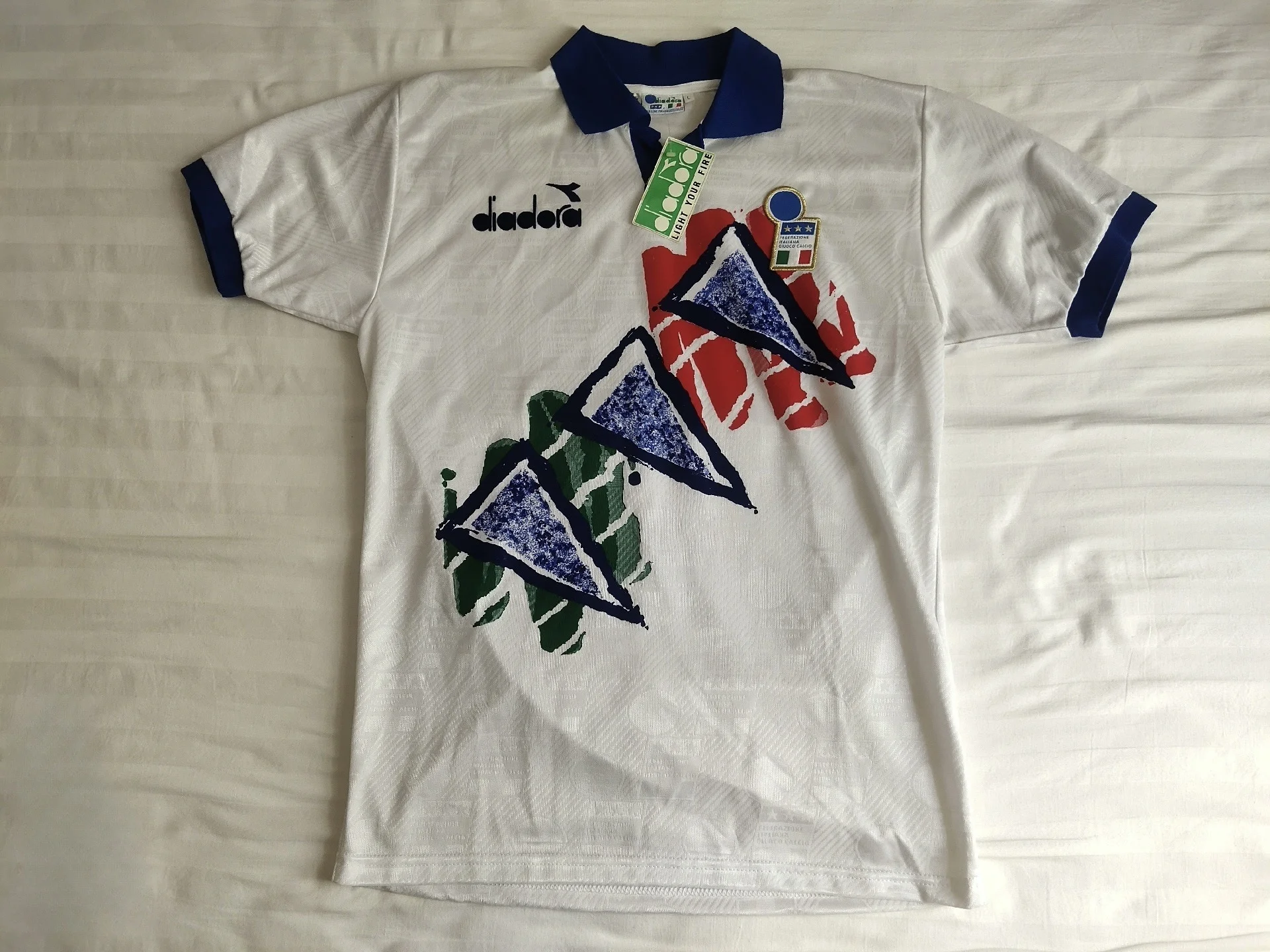 f66844acd6215b17527e57eab69015a0.webp 1994 Retro Italy Training Wear Football Shirt 1:1 Thai Quality - Image 1