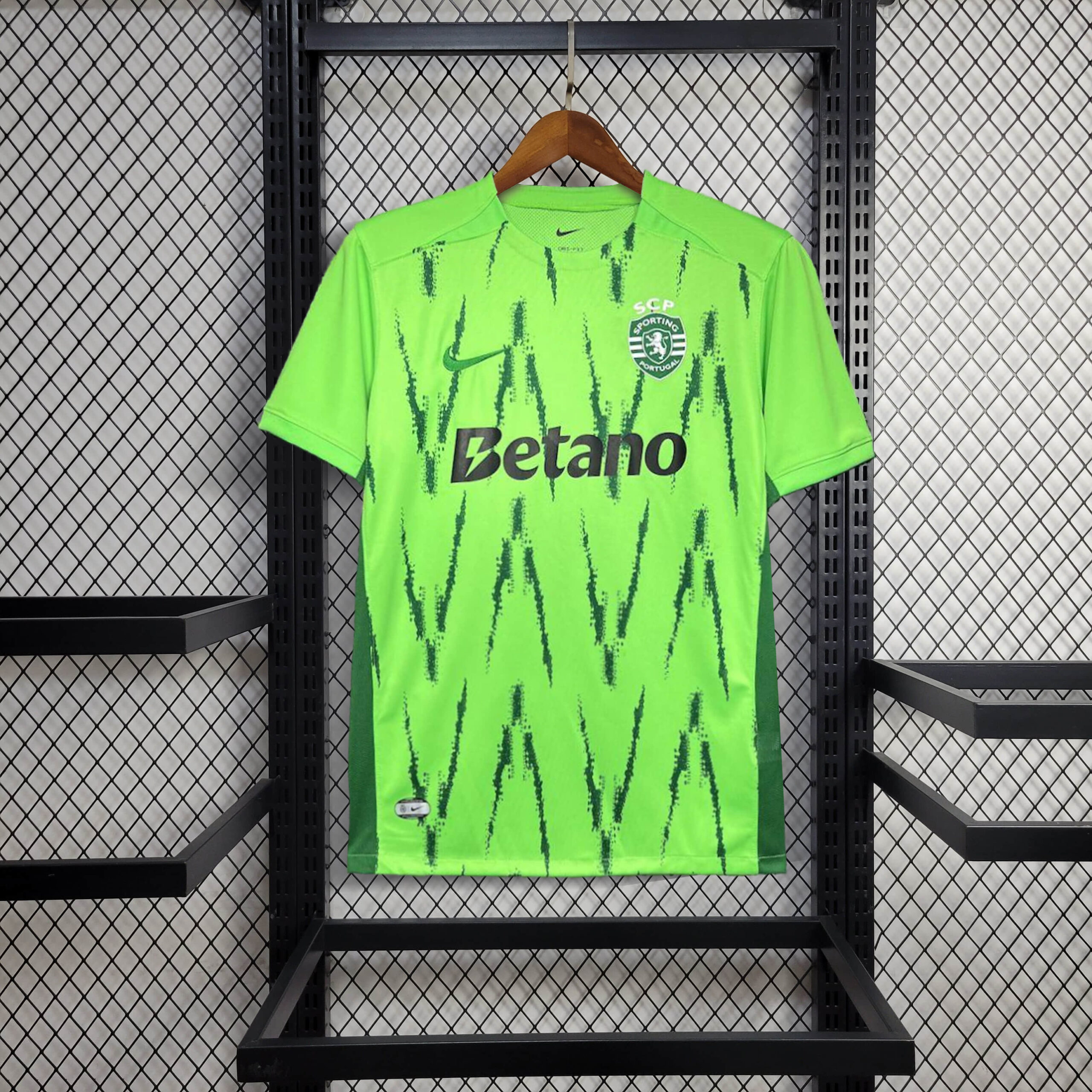 feb0690aa6e6ab4772107273c73049d9.jpg 2024/2025 Sporting CP Fourth Away Football Shirt 1:1 Thai Quality - Image 1